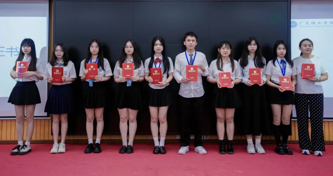 12838?e=.jpeg 12838?e=.jpeg